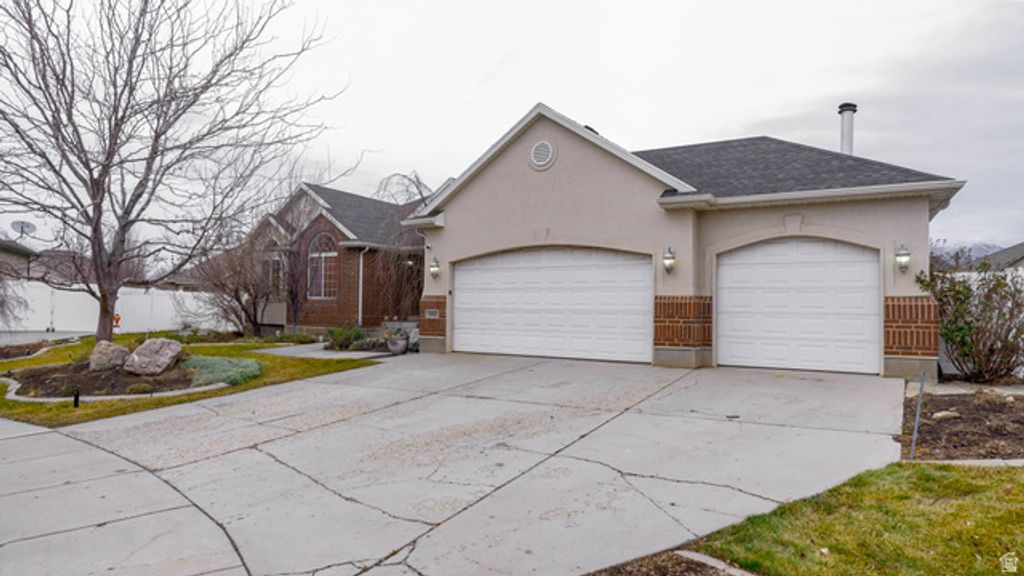 1862 W 1690 S, Woods Cross, UT 84087