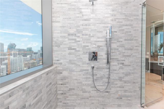 851 NE 1st Ave PH 4611, Miami, FL 33132