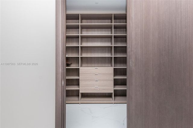 851 NE 1st Ave PH 4611, Miami, FL 33132