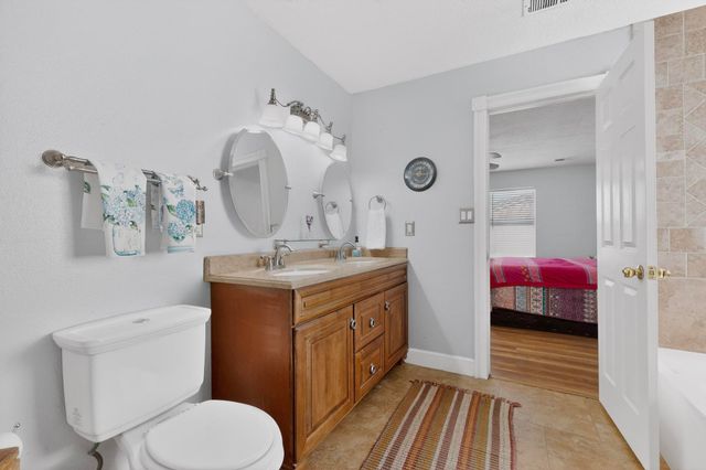 10736 Marble Stone Drive NW, Albuquerque, NM 87114