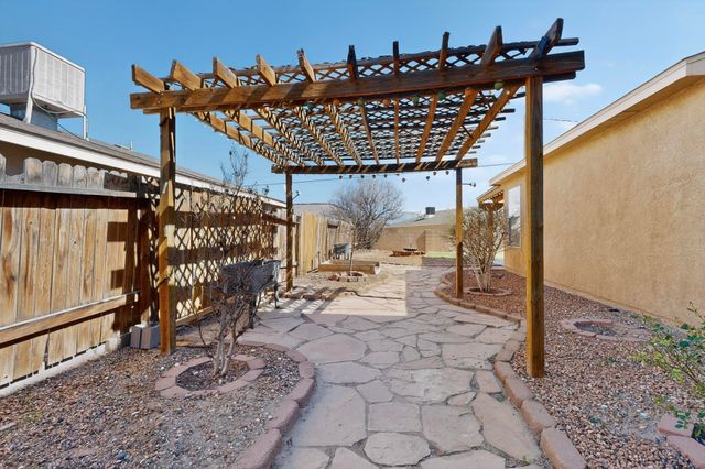 10736 Marble Stone Drive NW, Albuquerque, NM 87114