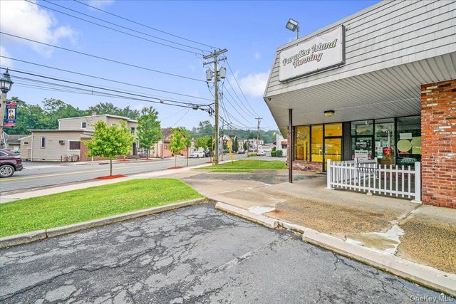 482 Kings Highway, Valley Cottage, NY 10989