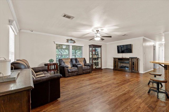 111 Lazy Trail CT, Liberty Hill, TX 78642