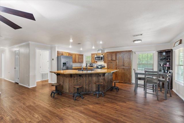111 Lazy Trail CT, Liberty Hill, TX 78642