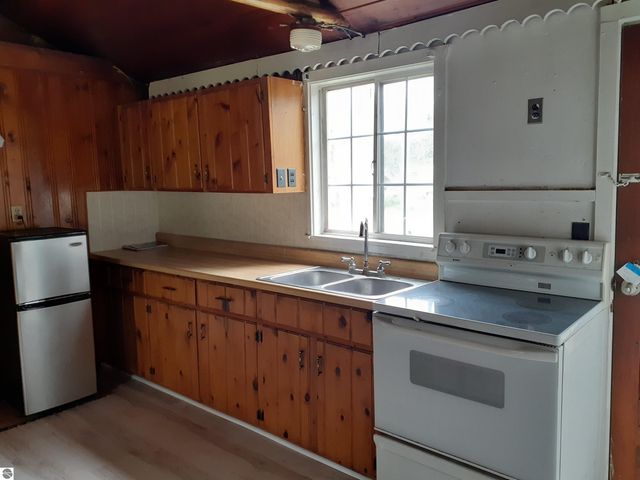 4599 Shady Lane, Oscoda, MI 48750