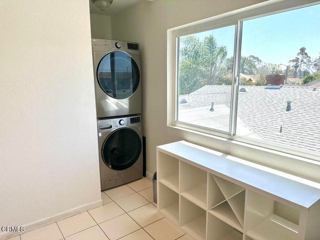 2117 9th Avenue, Los Angeles, CA 90018