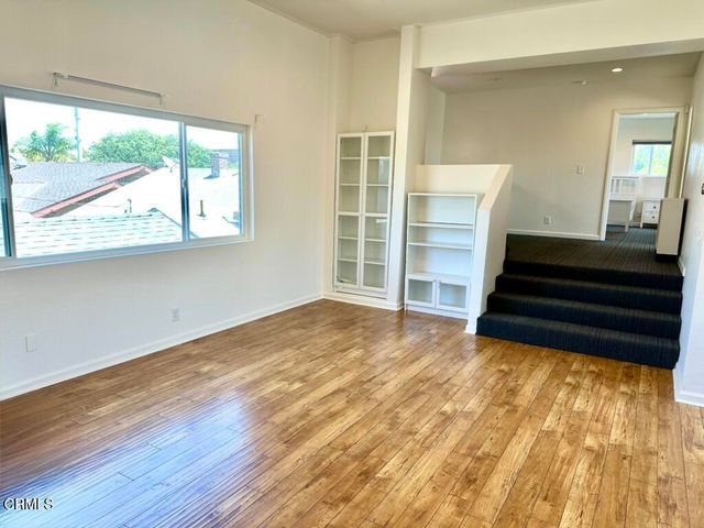 2117 9th Avenue, Los Angeles, CA 90018