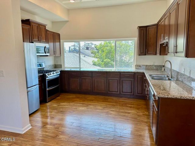 2117 9th Avenue, Los Angeles, CA 90018