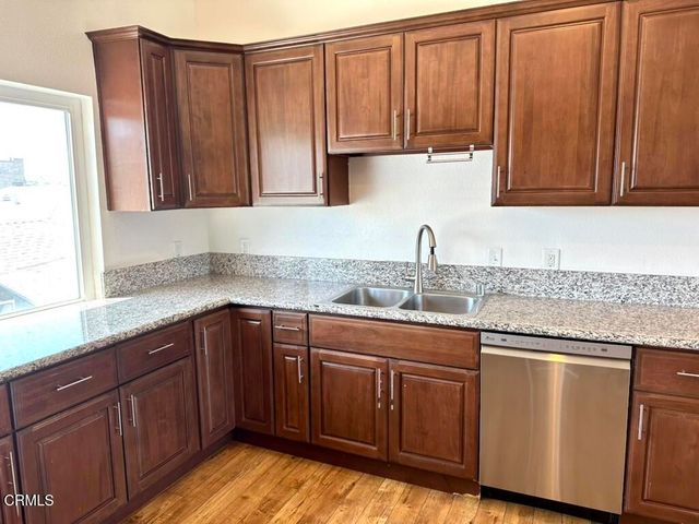 2117 9th Avenue, Los Angeles, CA 90018