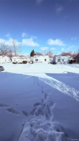 8236 Ford Avenue, Warren, MI 48089
