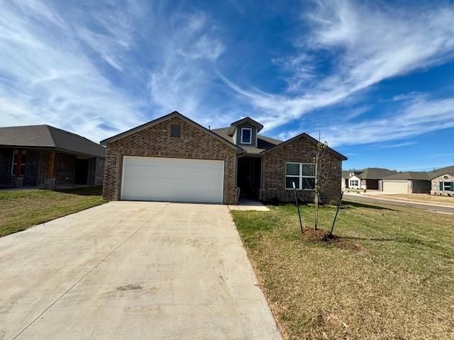 4001 Olivia Street, Mustang, OK 73064