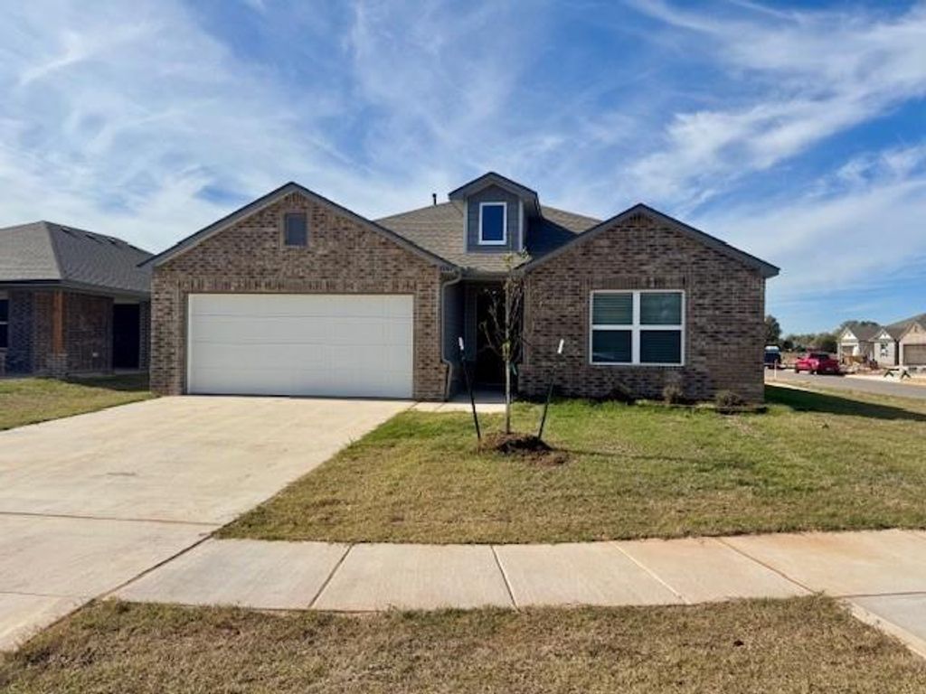 4001 Olivia Street, Mustang, OK 73064