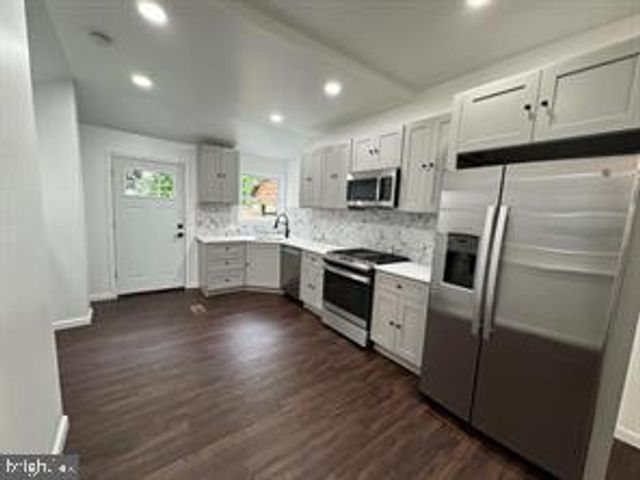 3083 EMERALD ST, Philadelphia, PA 19134