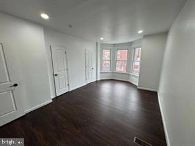 3083 EMERALD ST, Philadelphia, PA 19134