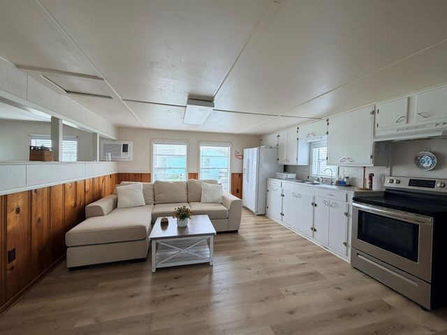 1597 County Road 441b, Brazoria, TX 77422