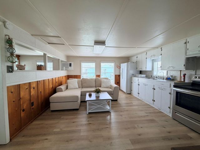 1597 County Road 441b, Brazoria, TX 77422