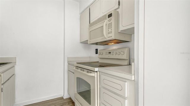 8800 BARDMOOR BOULEVARD 12, Seminole, FL 33777