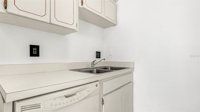 8800 BARDMOOR BOULEVARD 12, Seminole, FL 33777