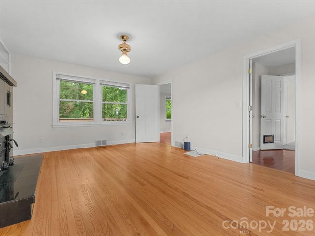 1705 Willow Road, Hendersonville, NC 28739