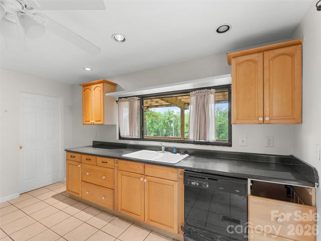 1705 Willow Road, Hendersonville, NC 28739