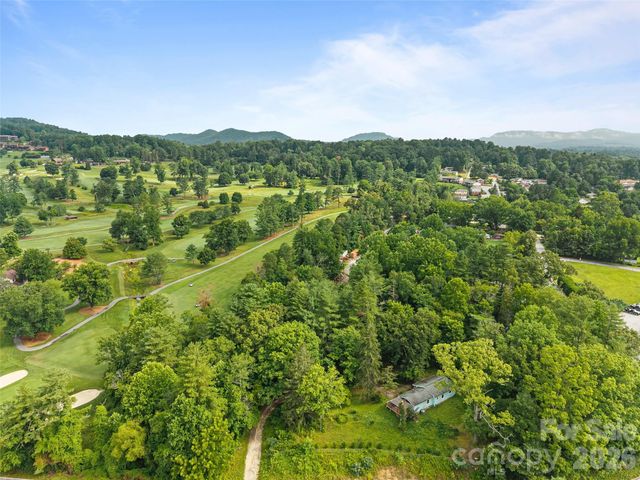 1705 Willow Road, Hendersonville, NC 28739