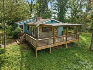 1705 Willow Road, Hendersonville, NC 28739