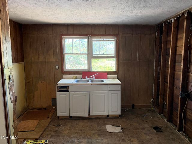 1044 Fairway Avenue, Kingsport, TN 37665