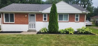 2327 Wildwood Circle Drive, Grand Blanc Charter Township, MI 48439