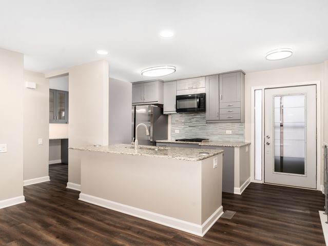 1167 Florimond Drive, Elgin, IL 60123