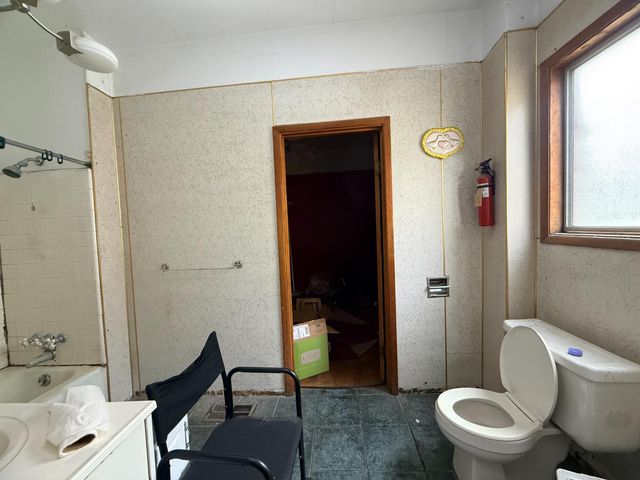 733 W Magnolia St, Stockton, CA 95203