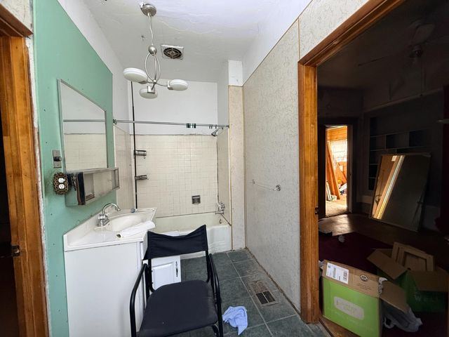 733 W Magnolia St, Stockton, CA 95203