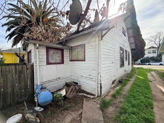 733 W Magnolia St, Stockton, CA 95203