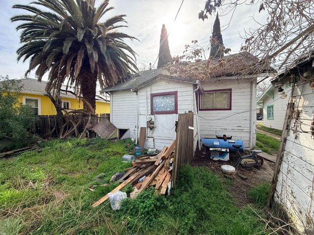 733 W Magnolia St, Stockton, CA 95203