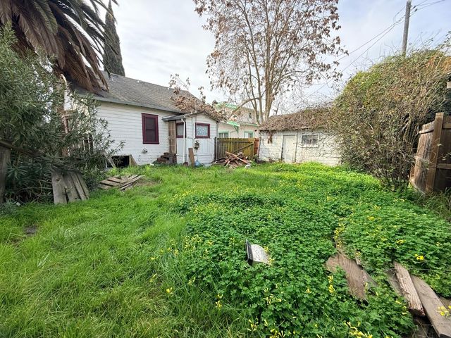 733 W Magnolia St, Stockton, CA 95203