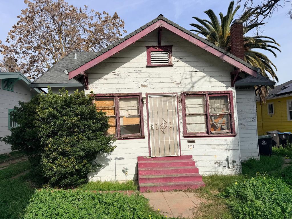 733 W Magnolia St, Stockton, CA 95203