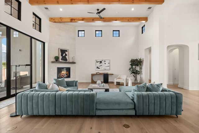 8601 Beverly Hills Avenue NE, Albuquerque, NM 87122