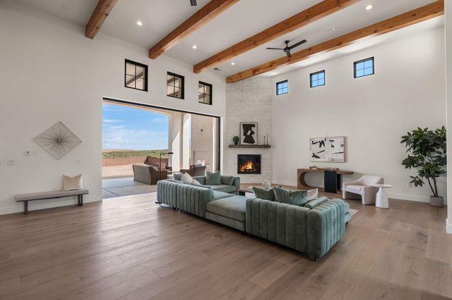 8601 Beverly Hills Avenue NE, Albuquerque, NM 87122