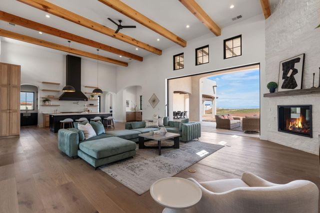 8601 Beverly Hills Avenue NE, Albuquerque, NM 87122