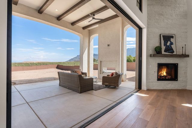 8601 Beverly Hills Avenue NE, Albuquerque, NM 87122