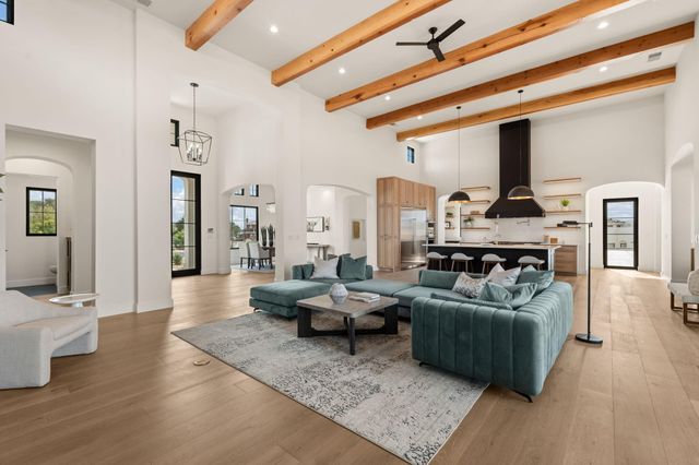 8601 Beverly Hills Avenue NE, Albuquerque, NM 87122