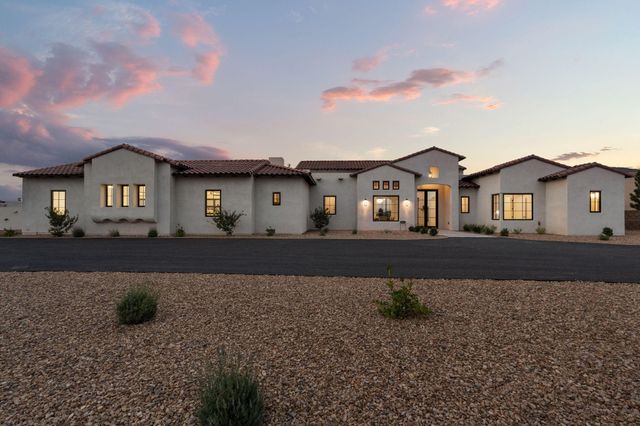 8601 Beverly Hills Avenue NE, Albuquerque, NM 87122