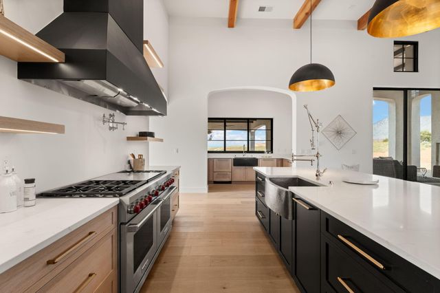 8601 Beverly Hills Avenue NE, Albuquerque, NM 87122