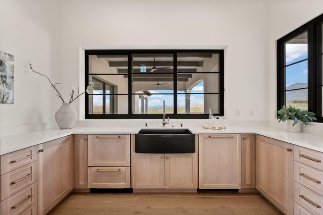 8601 Beverly Hills Avenue NE, Albuquerque, NM 87122