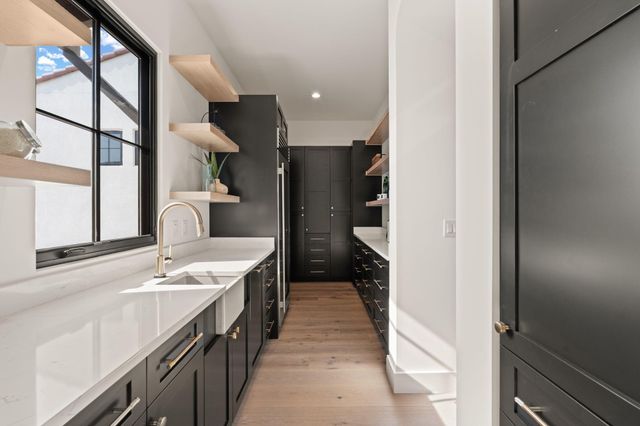 8601 Beverly Hills Avenue NE, Albuquerque, NM 87122