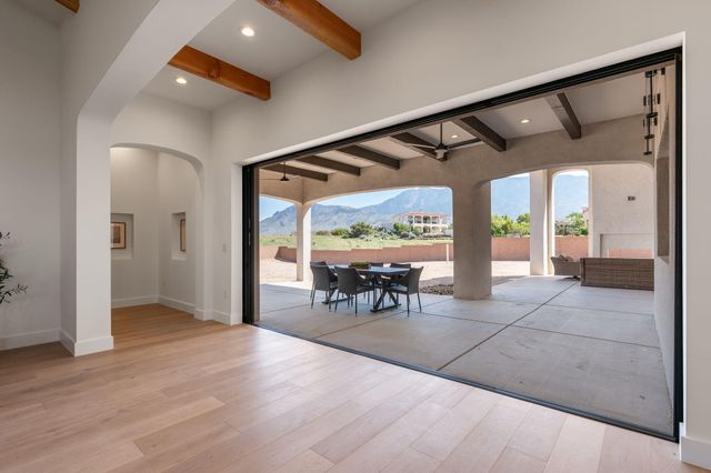 8601 Beverly Hills Avenue NE, Albuquerque, NM 87122