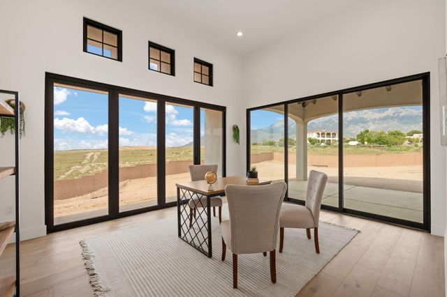 8601 Beverly Hills Avenue NE, Albuquerque, NM 87122