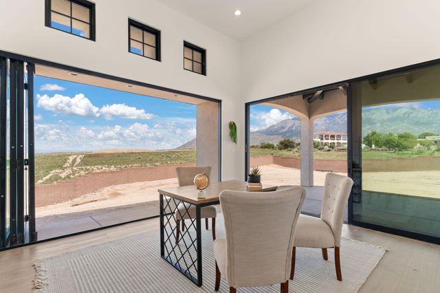 8601 Beverly Hills Avenue NE, Albuquerque, NM 87122