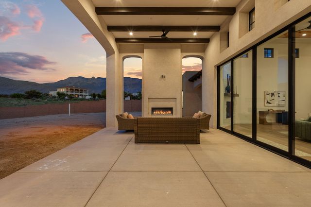 8601 Beverly Hills Avenue NE, Albuquerque, NM 87122