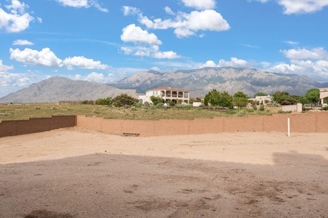 8601 Beverly Hills Avenue NE, Albuquerque, NM 87122