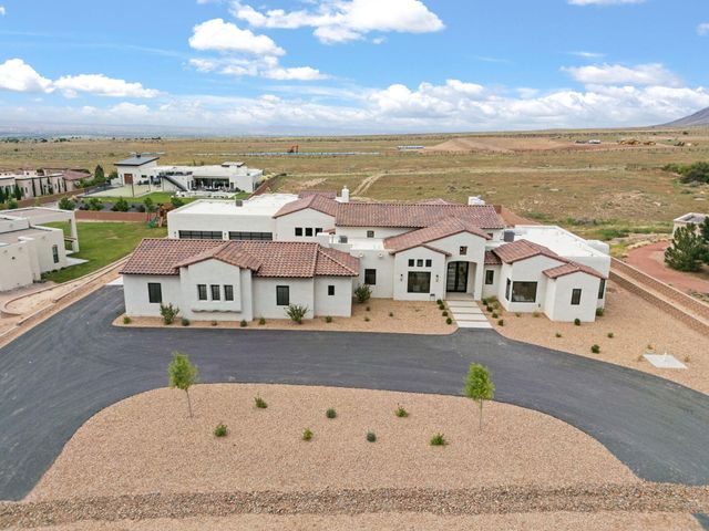 8601 Beverly Hills Avenue NE, Albuquerque, NM 87122